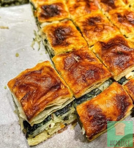 Harika Lezzetiyle Ispanaklı Börek Tarifi - 1