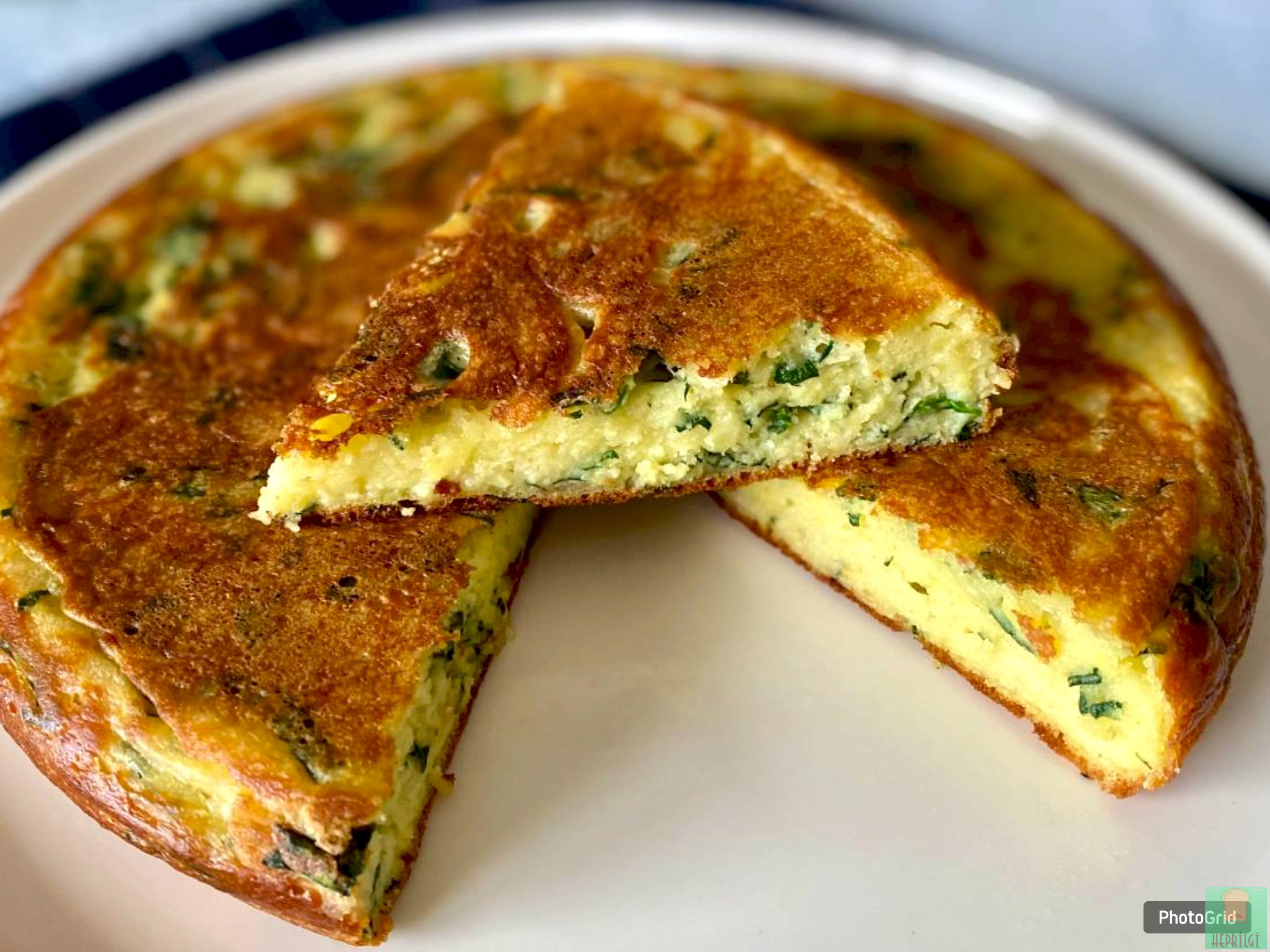 Hem de Yufkasız Tavada Pratik Ispanaklı Börek Tarifi - 1
