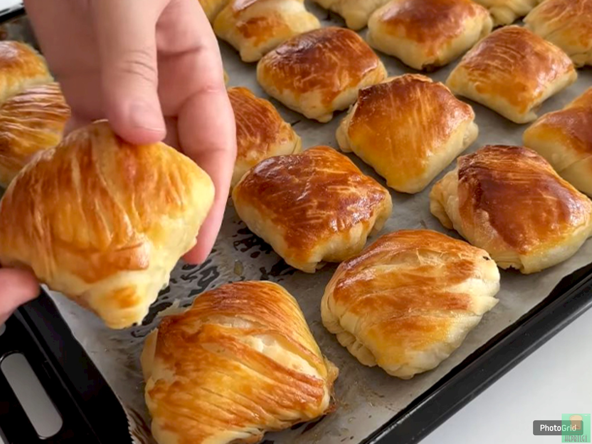 3 Malzemeden Kimseye Yetmeyecek Börek Tarifi - 1